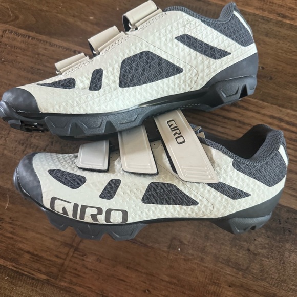 Giro Ranger Spin Cycle Shoes 6.5 Cream and Black - Picture 4 of 16